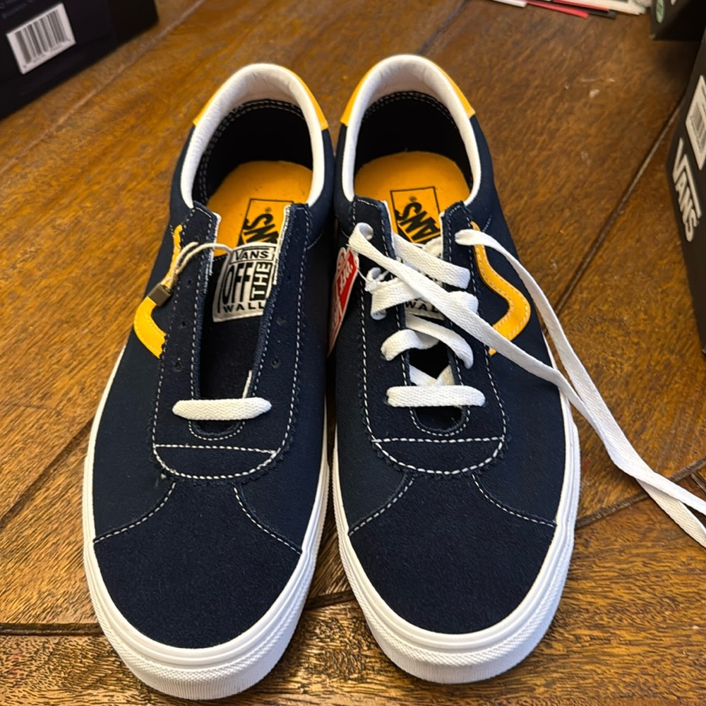 NIB Men’s Suede and Canvas UA Vans Sport - size 10
